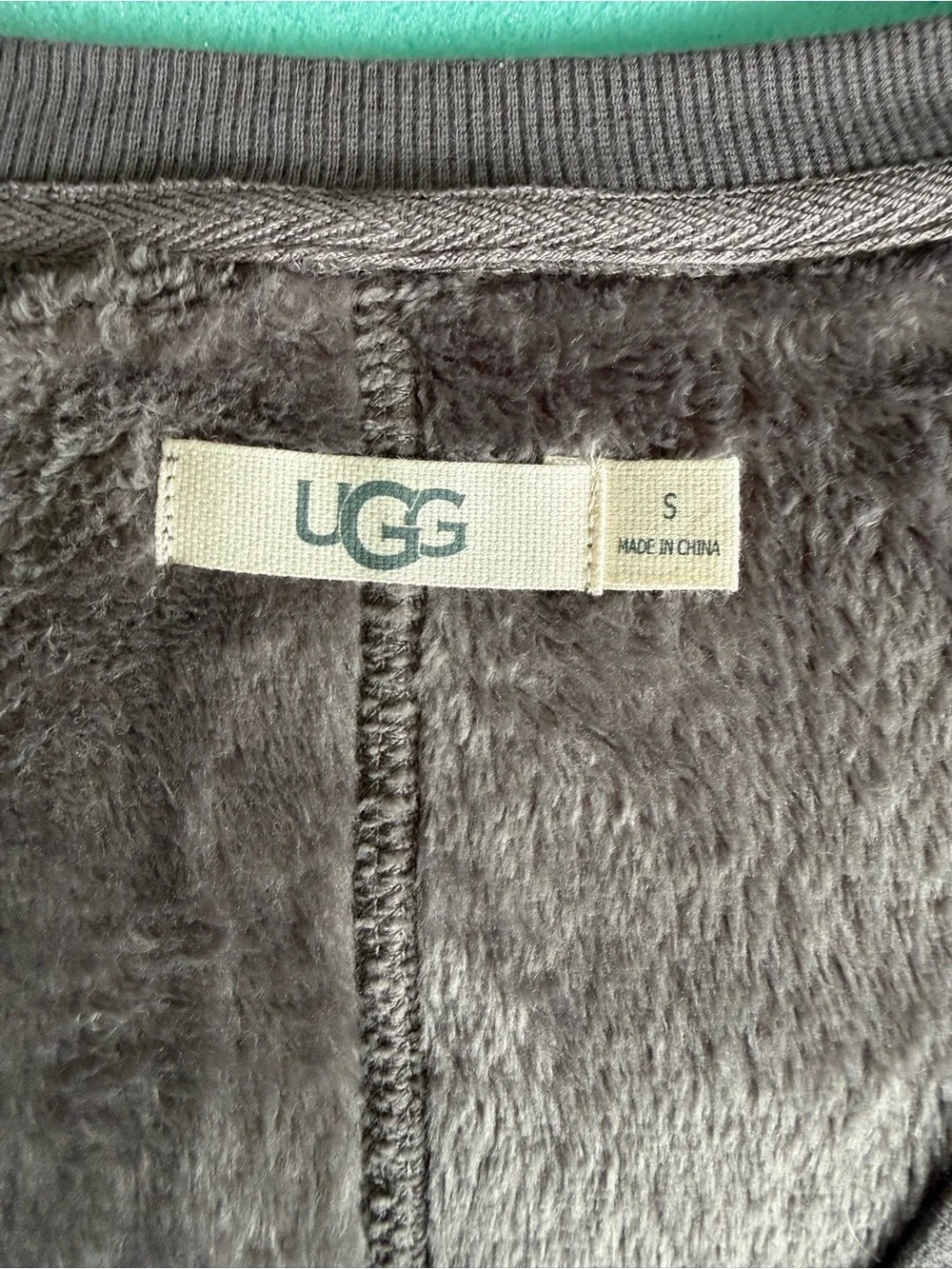UGG Gray Plush Fleece V-Neck Pullover Size S NWOT Lounge